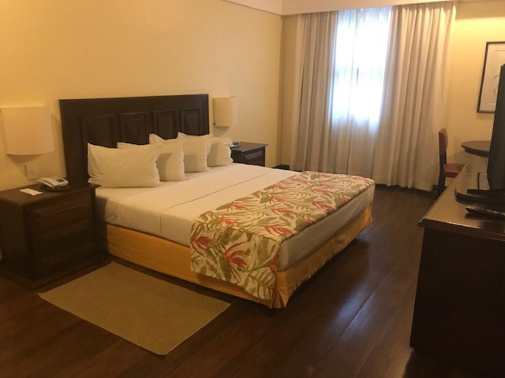 Hotel Tropical Manaus Exterior photo A room at the hotel